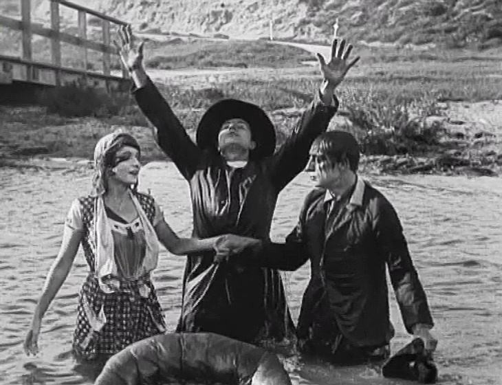 Buster Keaton y Sybil Seely en El Espantapájaros