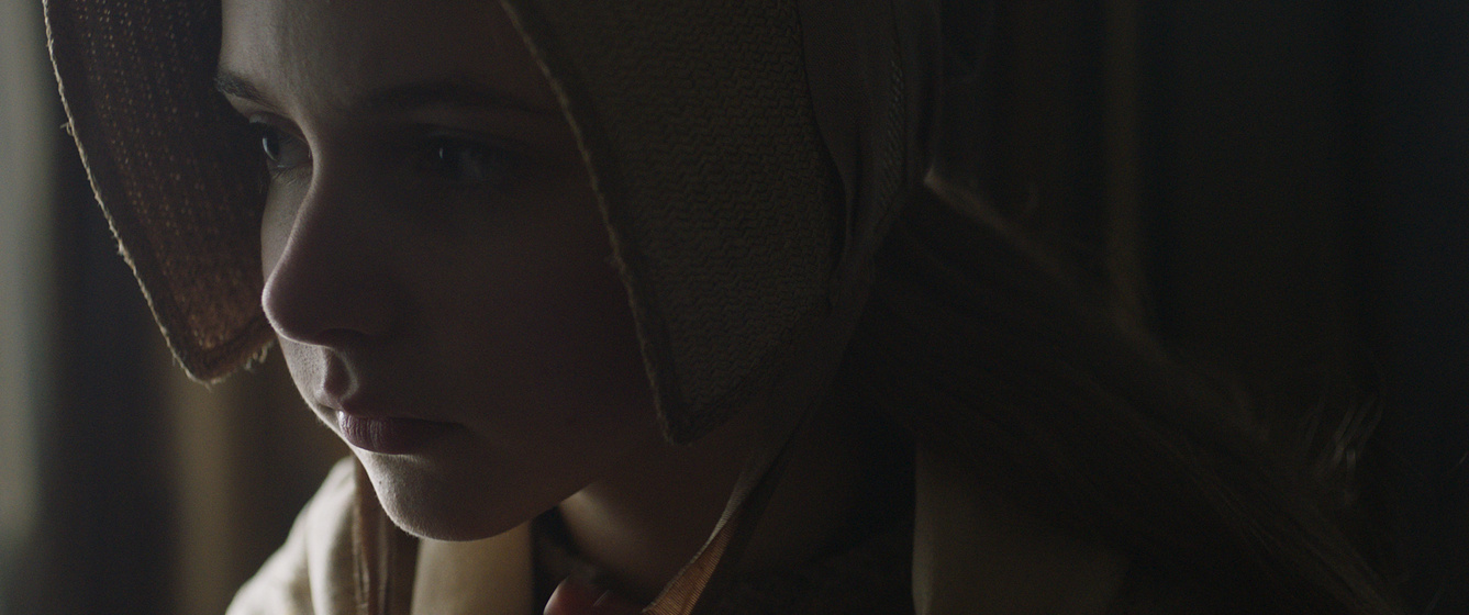 Eleanor Worthington-Cox en gwen