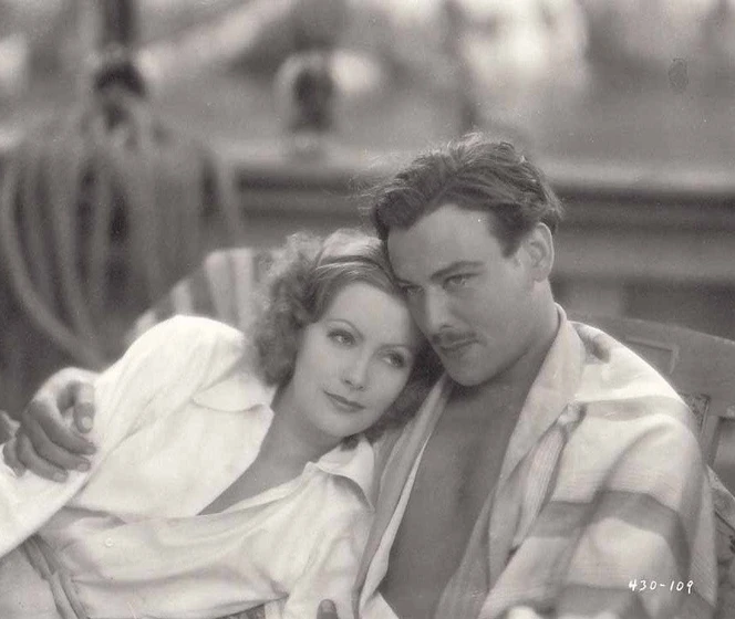 Greta Garbo y Nils Asther en orquideas-salvajes