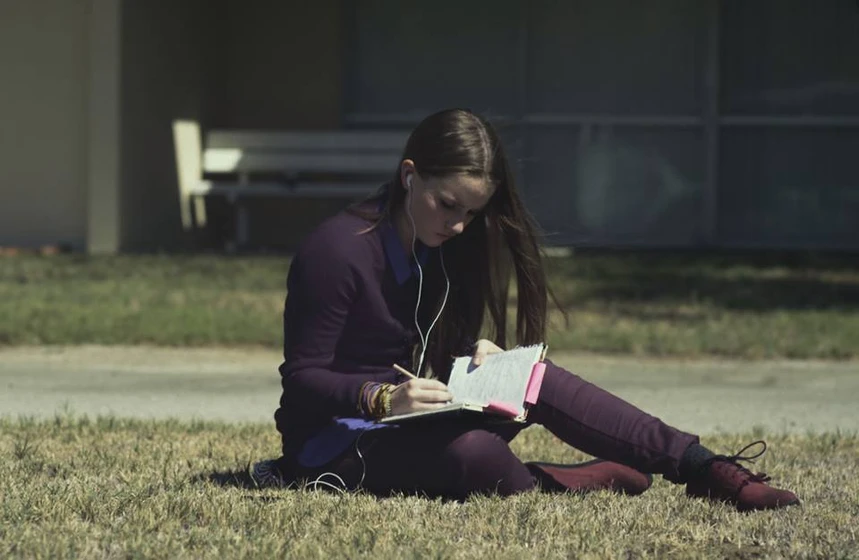 Kaitlyn Dever en las-vidas-de-grace-short-term-12