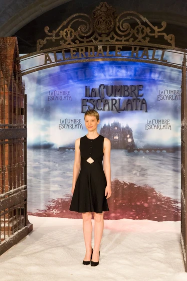 Mia Wasikowska en La Cumbre Escarlata (Photocall en Barcelona. Octubre 2015)