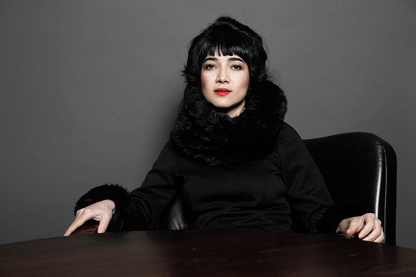 Mitra Farahani en Fifi Howls from Happiness