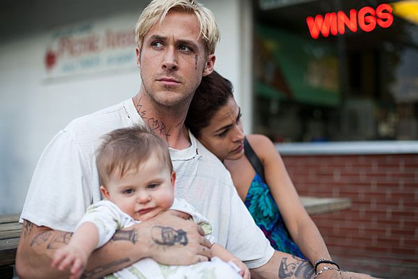 Ryan Gosling y Eva Mendes en Cruce de Caminos