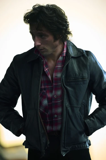 Jeremy Allen White en springsteen-deliver-me-from-nowhere