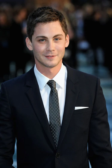 Logan Lerman en noe (Premiere en Londres. Marzo 2014)