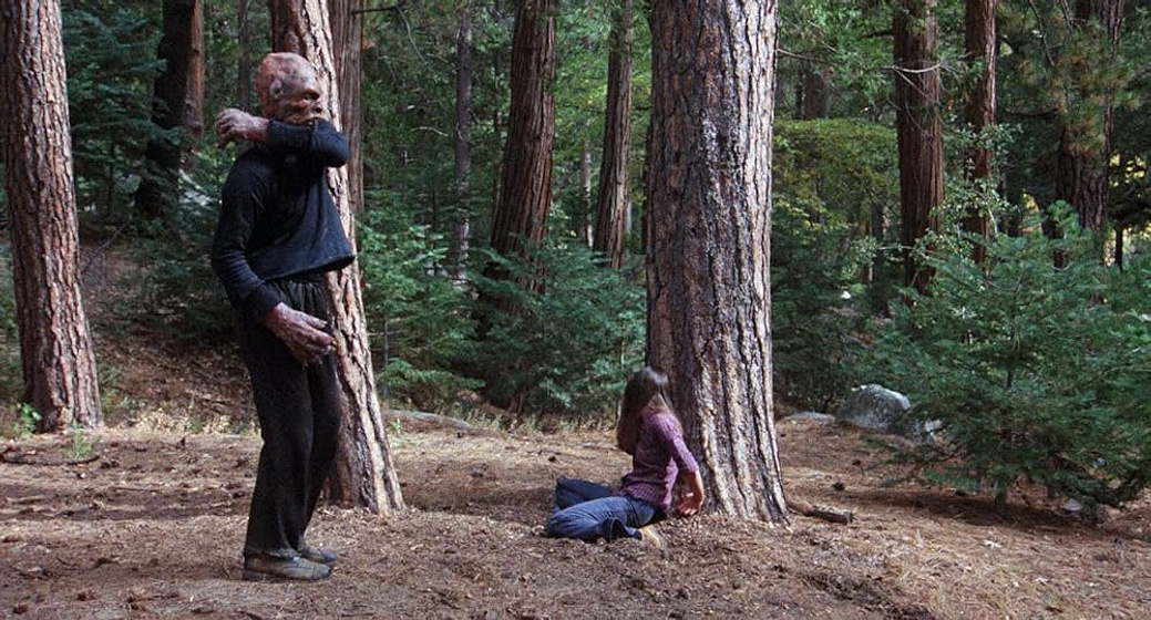 Carel Struycken y Debbie Thureson en The Prey