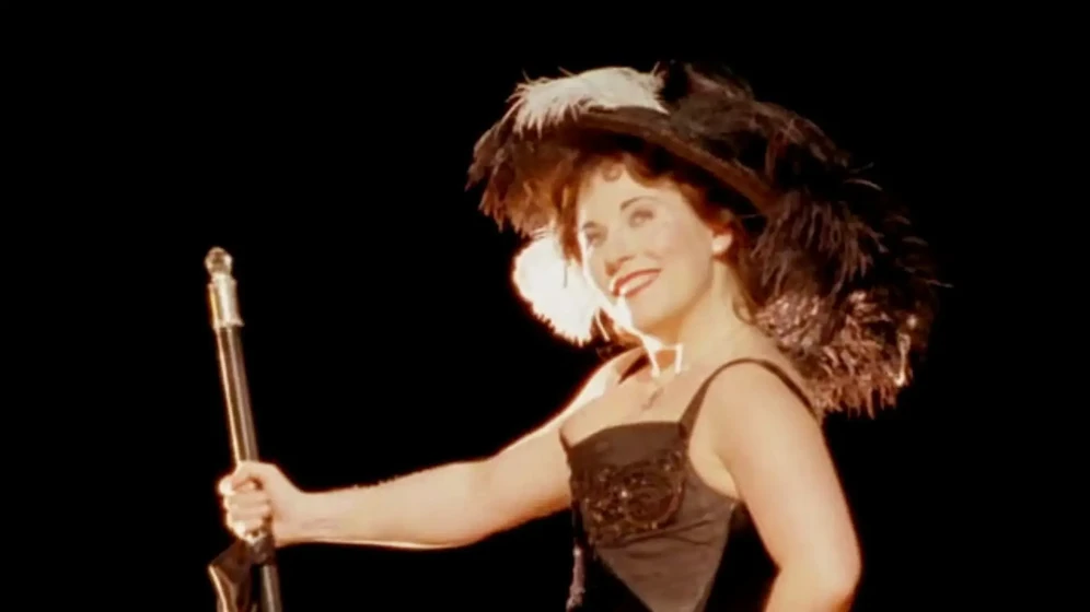 Jessie Wallace en miss-marie-lloyd-queen-of-the-music-hall