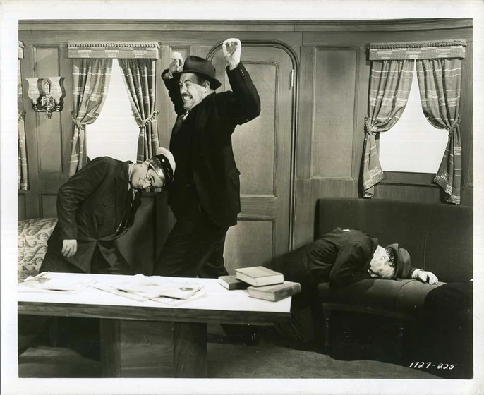 Harold Lloyd y Jack 'Tiny' Lipson en professor-beware