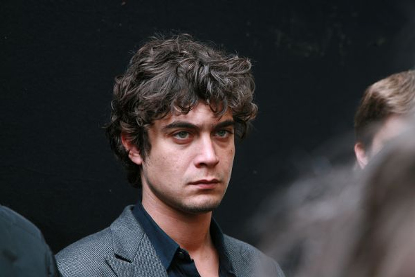 Riccardo Scamarcio en Eden al Oeste