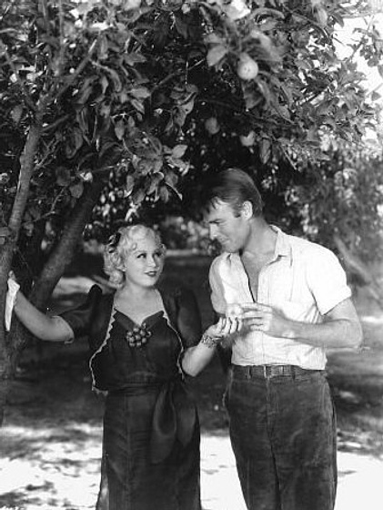 Randolph Scott y Mae West en Go West Young Man