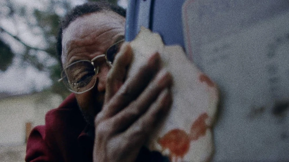 Sterling Macer Jr. en dead-mail