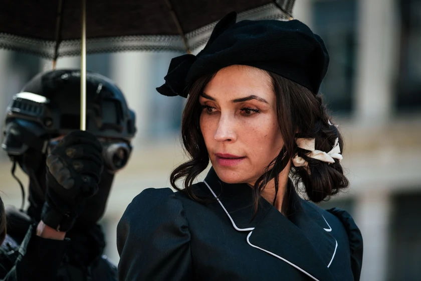 Famke Janssen en kill-boy