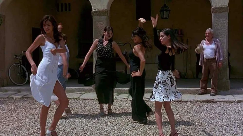 Tosca D'Aquino, Natalia Estrada, Barbara Enrichi, Sergio Forconi y Lorena Forteza en el-ciclon