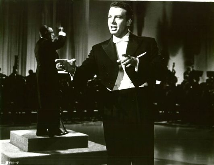 Imagen de Bing Presents Oreste