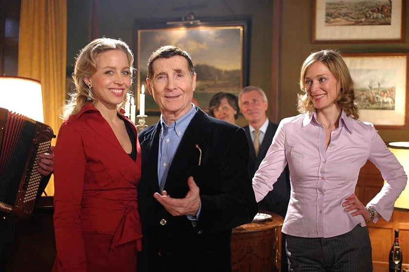 Nina Proll, Freddy Quinn y Katja Weitzenböck en erbin-mit-herz