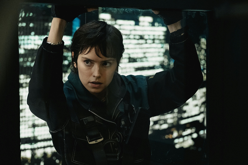 Daisy Ridley en cleaner-rescate-vertical