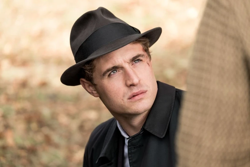 Max Irons en la-casa-torcida
