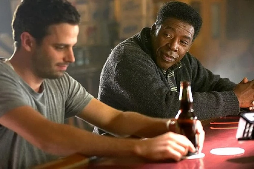 Ernie Hudson y Luke Kirby en all-hat