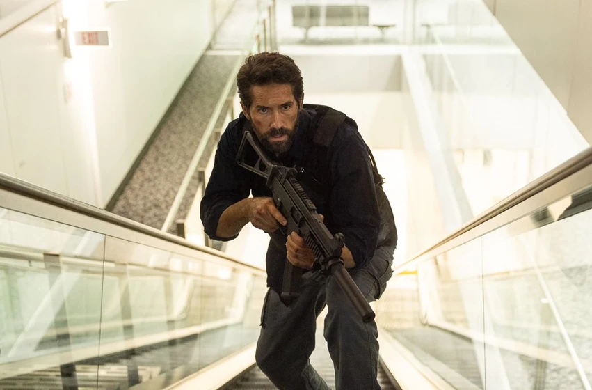 Scott Adkins en una-vez-mas-2024