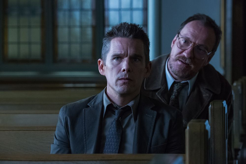 Ethan Hawke y David Thewlis en Regresión