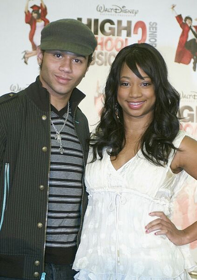 Corbin Bleu y Monique Coleman en High School Musical 3. Fin de Curso (Presentación del rodaje (Mayo 2008))