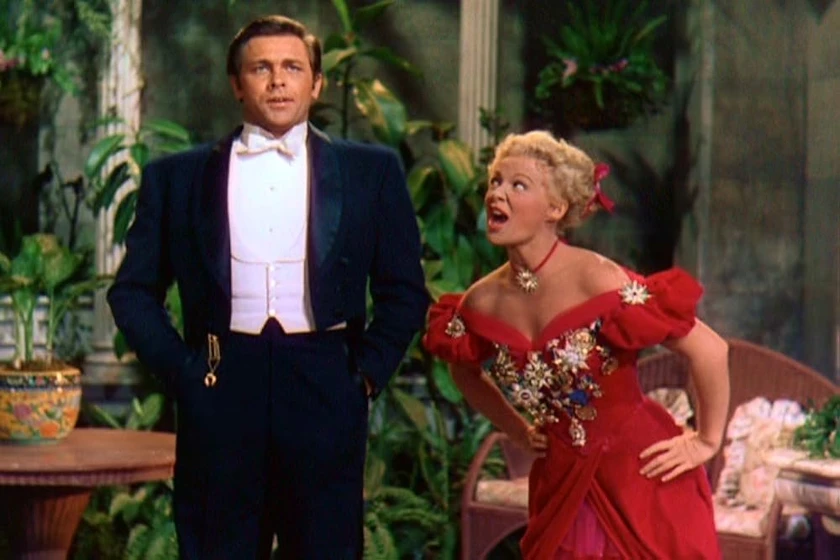 Howard Keel y Betty Hutton en la-reina-del-oeste