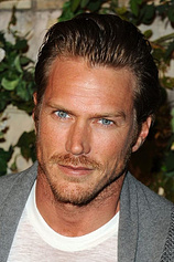 picture of actor Jason Lewis