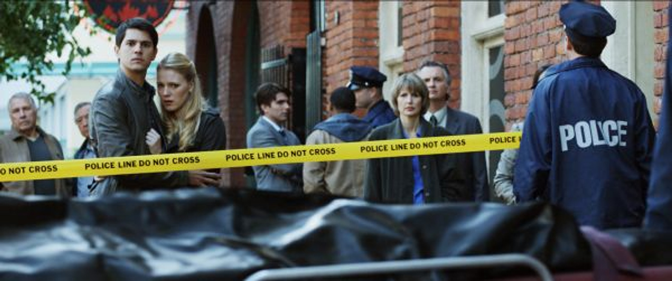 Nicholas D'Agosto y Emma Bell en Destino final 5