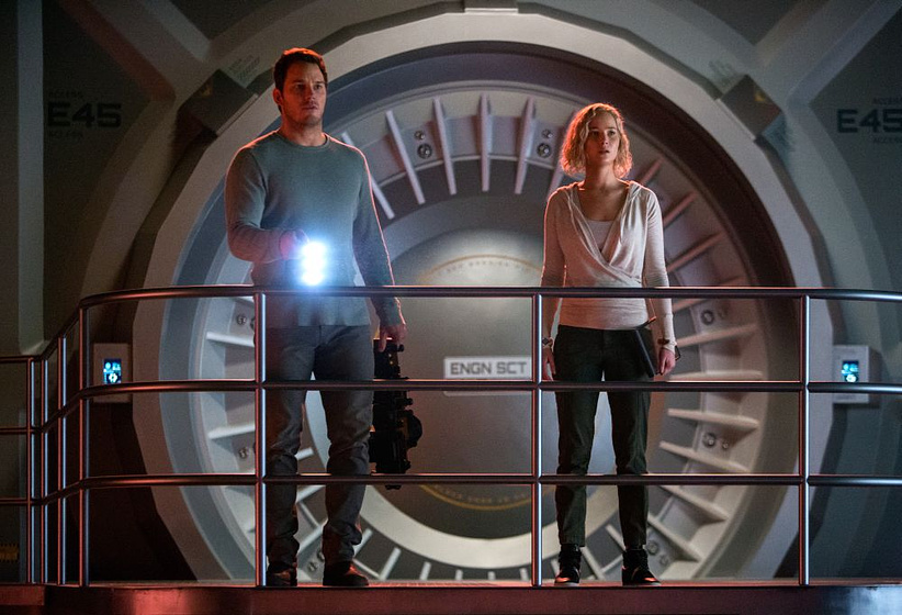 Chris Pratt y Jennifer Lawrence en Passengers