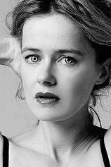 picture of actor Julie Delarme