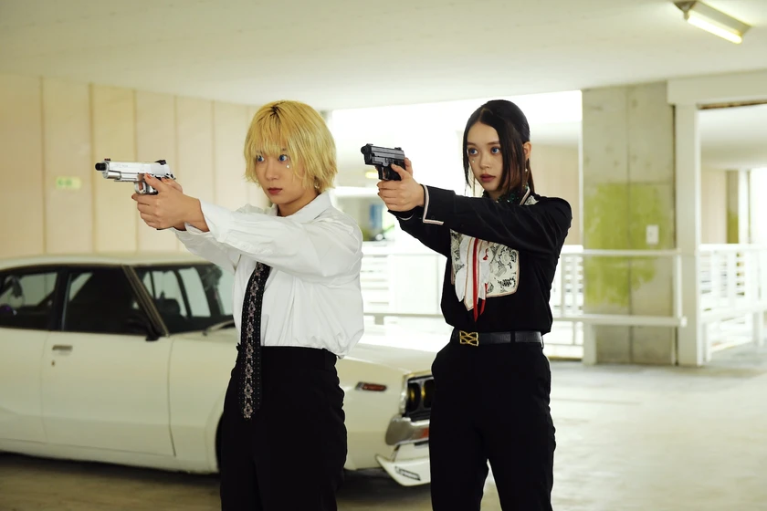 Akari Takaishi y Saori Izawa en baby-assassins-nice-days