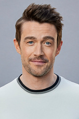 picture of actor Robert Buckley
