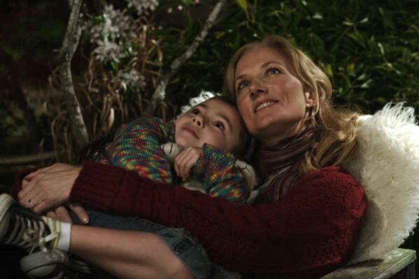 Joely Richardson y Rhiannon Leigh Wryn en Mimzy, más allá de la imaginación