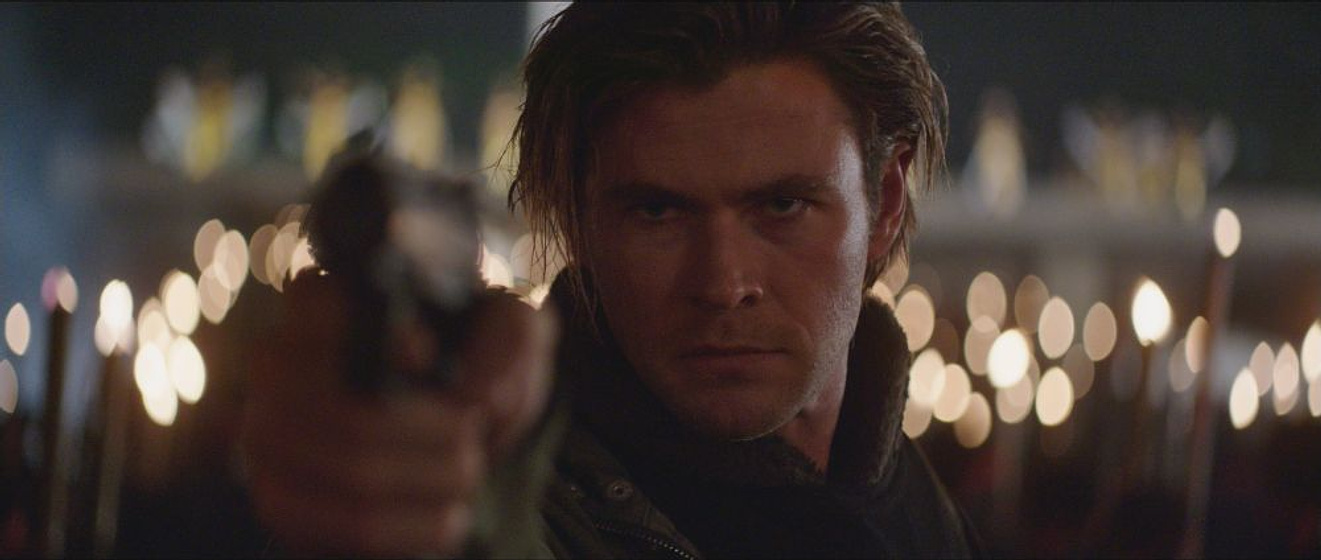 Chris Hemsworth en Blackhat. Amenaza en la red