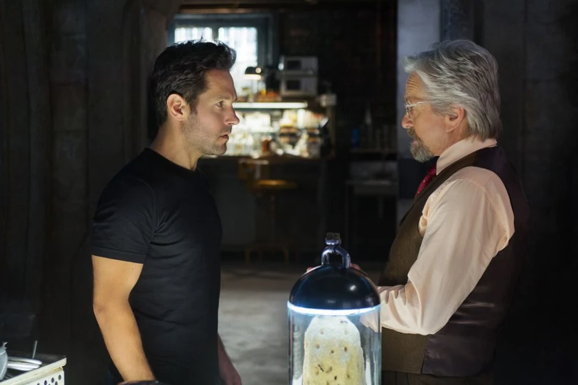 Michael Douglas y Paul Rudd en ant-man
