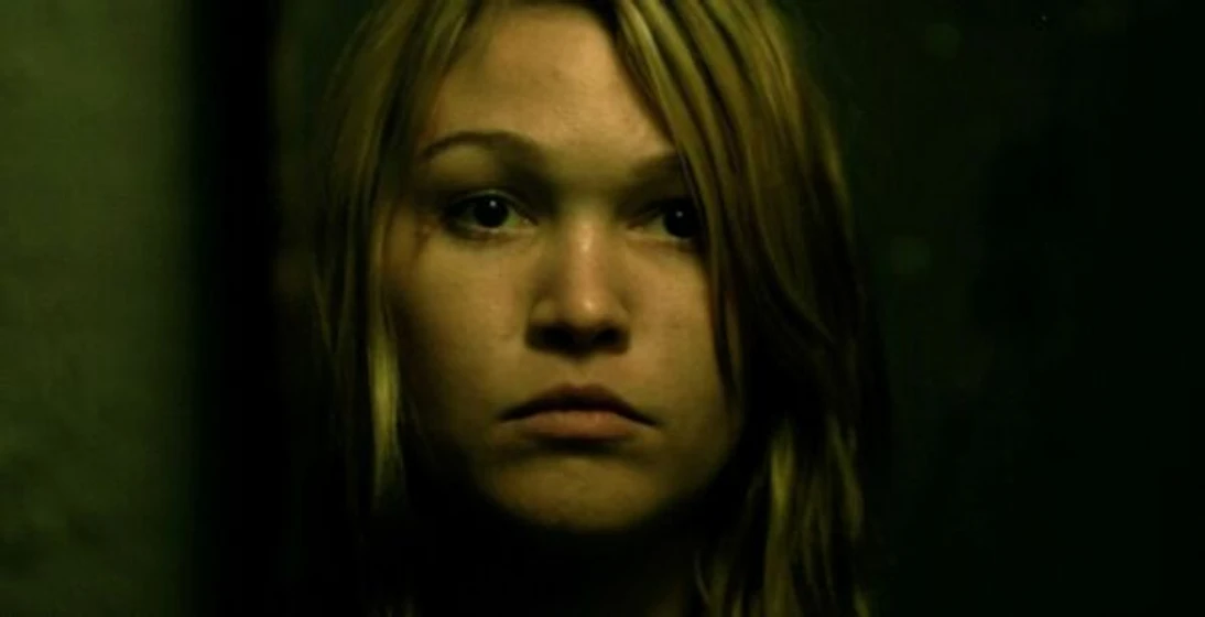 Julia Stiles en verdades-ocultas
