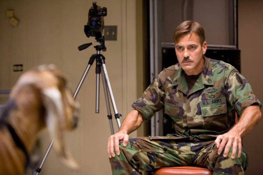 George Clooney en los-hombres-que-miraban-fijamente-a-las-cabras