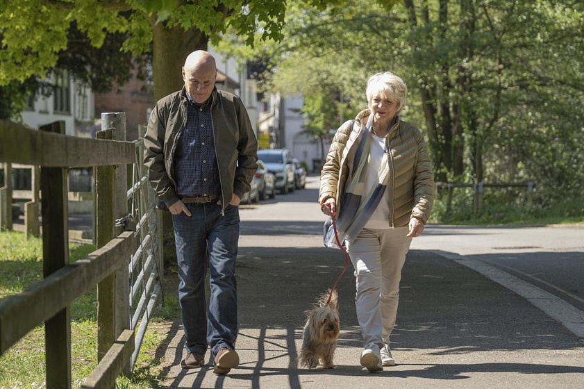 Alison Steadman y Dave Johns en 23 Paseos