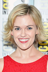 photo of person Kari Wahlgren