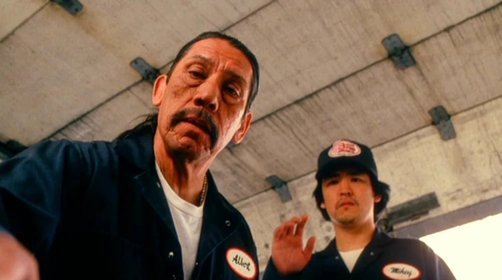 Danny Trejo y John Cho en smiley-face