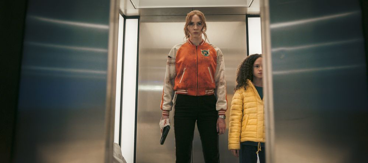 Karen Gillan en Cóctel Explosivo