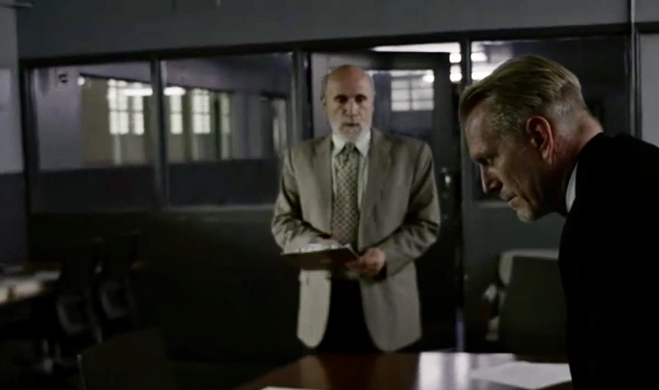 Tony Amendola y Hoyt Richards en caged