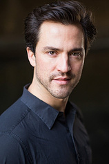 picture of actor Theo Devaney
