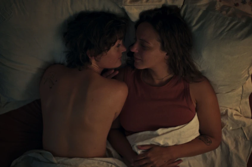 Monia Chokri y Vicky Krieps en love-me-tender-2025