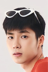 picture of actor Tanakorn Tiyanont