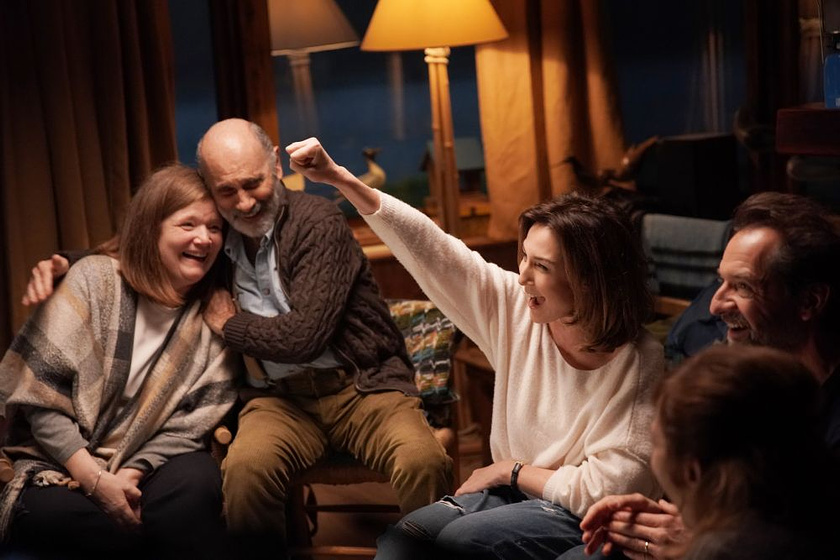 Elsa Zylberstein, Anne Benoît, Guy Marchand y Stéphane De Groodt en Un Lío Inesperado