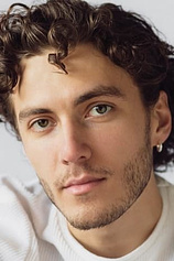 picture of actor Viktor Hjelmsøe