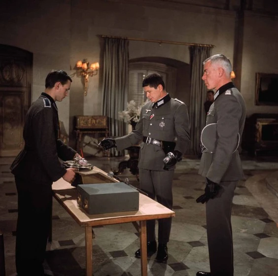 Lee Marvin y Charles Bronson en doce-del-patibulo