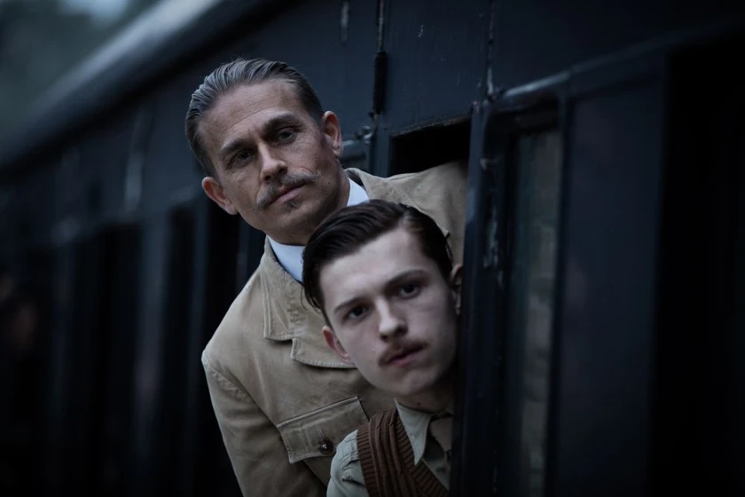 Charlie Hunnam y Tom Holland en z-la-ciudad-perdida