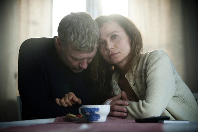 Lena Olin y Mikael Persbrandt en el-hipnotista